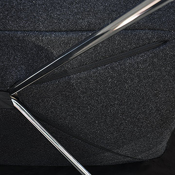 Kvadrat pure wool cover and closure upholstery details
