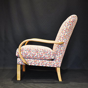 Side view of Parker Knoll 713 armchair